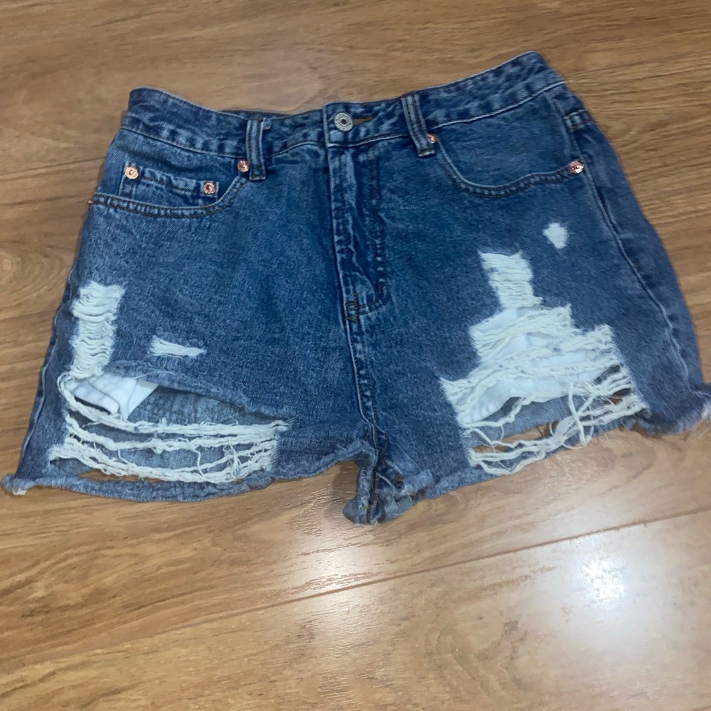 Distressed shorts